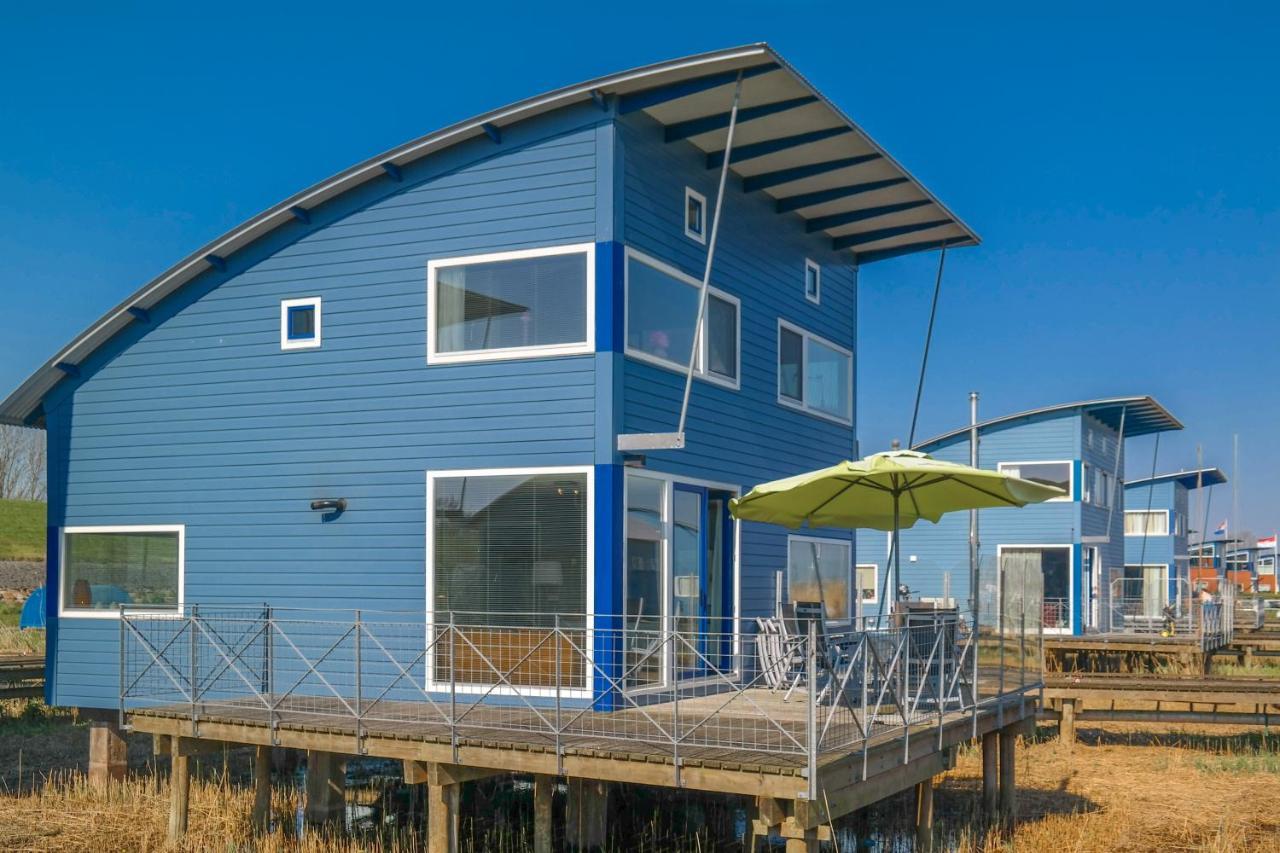 6 Pers. Waterfront Home Seeblick, Equipped Stilt House On The Water Anjum Dış mekan fotoğraf