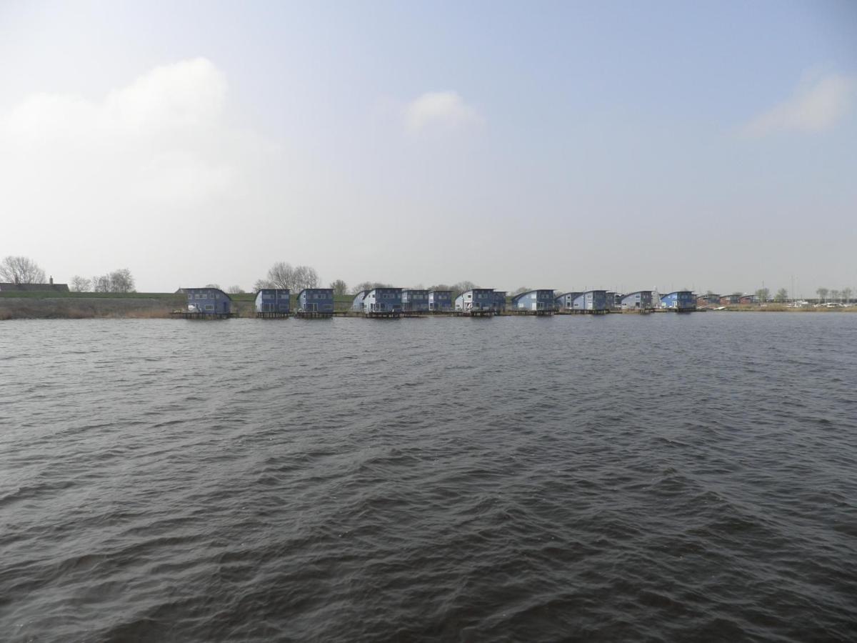 6 Pers. Waterfront Home Seeblick, Equipped Stilt House On The Water Anjum Dış mekan fotoğraf