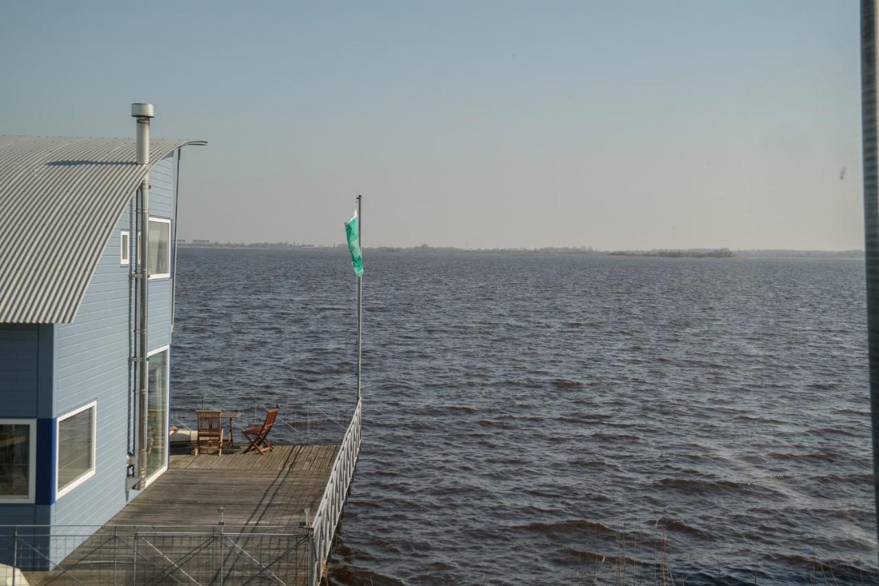 6 Pers. Waterfront Home Seeblick, Equipped Stilt House On The Water Anjum Dış mekan fotoğraf